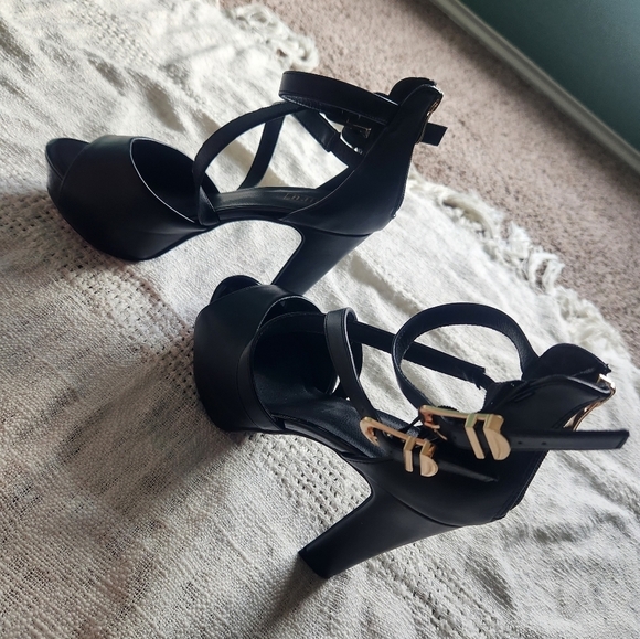 IDIFU Women's  Crisscross Strappy Platform High Chunky Heels Size 7.5 - Picture 4 of 7